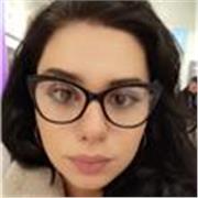 Studentessa universitaria offre aiuto compiti e ripetizioni per bambini della scuola primaria