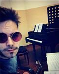 Diplomato in conservatorio offre lezioni di chitarra per chi vuole iniziare