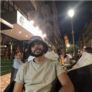 Je suis étudiant international en engenieurie . J'utilise l'anglais tout les jours et je trouve que je suis capable d'aider avec les gens qui sont en A1 et A2