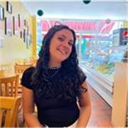 Me defino como una persona paciente, empática, trabajadora, amable y adaptable. Clase desde niños pequeños a mayores