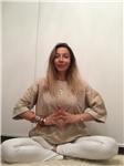 Profesora que dicta clases de kundalini yoga Hatha y Vinyasa yoga, todos los niveles