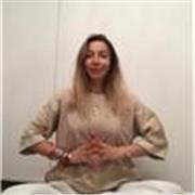 Profesora que dicta clases de kundalini yoga Hatha y Vinyasa yoga, todos los niveles