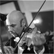 Docente Laureato e Diplomato in Conservatorio impartisce lezioni di Violino e Teoria Musicale a Quartu e Online