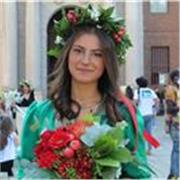 Laureata in lingue impartisce lezioni private di Inglese, spagnolo, tedesco, italiano, storia e geografia