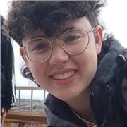 Soy educadora de personas con discapacidad y podría dar clases a personas de cualquier edad. Además puedo dar otras clases.