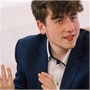 Salve a tutti! Sono un tutor laureato in Lettere che impartisce lezioni di Italiano e Latino