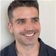 English doesn't have to be boring. Energetic English lessons for teenagers and adults alike. I got you.