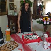 Studentessa laureata presso l'Università degli studi di Pavia in Lettere moderne