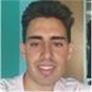 Profesor de inglés que imparte clases a niños de todas las edades