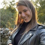 Laureata in Marketing e diplomata in lingue, offro ripetizioni di inglese, italiano, spagnolo per ragazzi/adulti