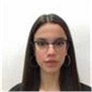 Profesora de apoyo escolar que ofrece clases particulares de forma presencial