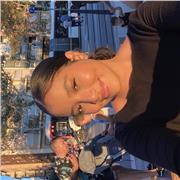 Soy una joven de 18 años, he estudiado bachillerato científico, y aparte tengo u. Diploma de informática.