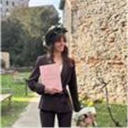 Laureata triennale e magistrale in lingue straniere offre lezioni private di inglese