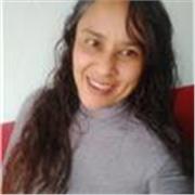 Profesora de Español imparte clases en todas las edades