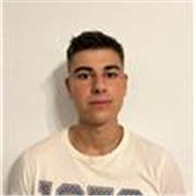 Soy un estudiante universitario de 19 años con un título de C2 Cambridge en inglés, con muchas ganas de transmitir mi conocimiento