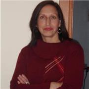 Docente Di Italino Impartisce lezione per studenti di scuola primaria e secondaria di primo e secondo livello