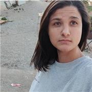 Profesora de apoyo escolar especializada en educación primaria que ofrece clases online y presenciales en la zona del Maresme