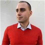 Laureato in Ingegneria del Veicolo impartisce lezioni di matematica e fisici a studenti di medie e superiori via remoto