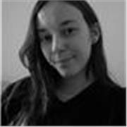 Filósofa y educadora. Más de 5 años de experiencia trabajando con menores y familias. 