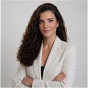 Coach Personal y Ejecutiva especializada en liderazgo y desarrollo profesional. Formación para profesionales, líderes y equipos.