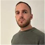 Offro lezioni individuali, dinamiche e strategiche, rivolte a bambini e ragazzi che frequentano le scuole elementari e medie.