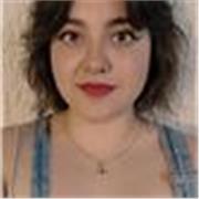 Maestra de español, especializada en seguimiento personalizado y en desarrollo de habilidades de lectura y escritura