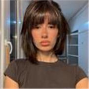 Se hai bisogno di qualsiasi insegnamento riguardo all’italiano sono disponibile ad aiutarti , sono madrelingua italiana.