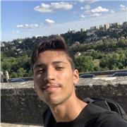 Joueur d'échecs passionné avec 1415 Elo et expérience en tournois, je donne des cours pour débutants et intermédiaires à Poitiers.