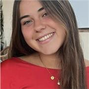 Estudiante universitaria titulada en C1 advanced y con experiencia de 1 año estudiando en el extranjero. Apasionada por el idioma.