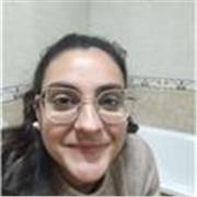 Profesora de apoyo escolar especializada en clases particulares para niños y niñas tanto presencial como online