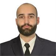 Recién graduado universitario con titulación oficial de inglés y experiencia previa impartiendo clases particulares a familiares.