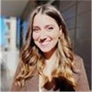 Ho conseguito una laurea triennale in Filosofia e una laurea magistrale in Scienze filosofiche. Offro lezioni di filosofia e storia