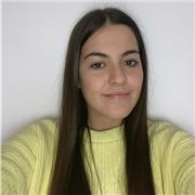 Soy profesora graduada en Educación Infantil y actualmente opositora a Pedagogía Terapéutica.