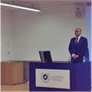 Profesor de Derecho del Trabajo con experiencia docente.