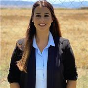 Profesora con experiencia profesional en campos como Derecho, Economía, Recursos Humanos. Formación en múltiples materias. Conocimientos en Inglés y Francés tras haber residido 6 años en el Reino Unido