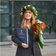 Sono Gaia, neolaureata in giurisprudenza a pieni voti, offro lezioni di italiano, diritto, storia, geografia. Contattami!