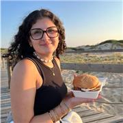 J'ai la possibilité de donner des cours particuliers de français sur place ou par téléphone à des élèves âgés de 6 à 18 ans