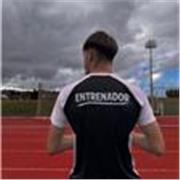 Me defino como una persona muy deportista que lleva toda su vida jugando al fútbol y con amplios conocimientos en el tema