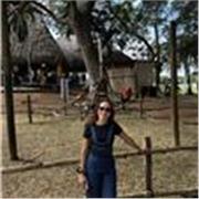 Maestra de inglés especialista en niños paciente y dinámica