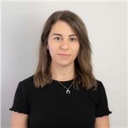 Profesora de cine, audiovisuales, marketing y diseño para todas las edades.