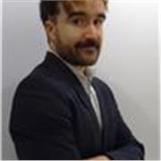 Profesor de la rama de ciencias, experto en física-química