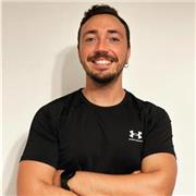 Personal Trainer specializzato in functional e holistic training per tonificazione, dimagrimento e benessere generale.