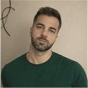 Maestro y coach educativo que ayuda a niños a mejorar su motivación, autoestima, bienestar emocional y hábitos de estudio.