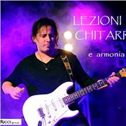 Ho suonato fianco a fianco con le leggende della musica; ora metto la mia chitarra al tuo servizio, a domicilio o online! Ready?