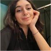 Laureata in Scienze politiche, relazioni internazionali e studi europei, studente in Politiche europee ed internazionali