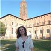 Profesora de geografía, historia, ciencias sociales y naturales, geologia.