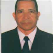 Profesor de español imparte clases virtuales y refuerzo escolar, inclusive en otras materias