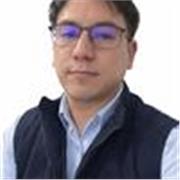 Maestro universitario enfocado en comercio exterior con experiencia previa