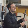 Profesor de música y especializado en clarinete, con horario flexible y precio muy asequible