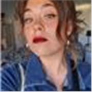 Profesora de francés apasionada: clases dinámicas y a tu medida